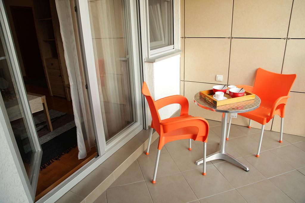 Shining Appartement Belgrado Buitenkant foto