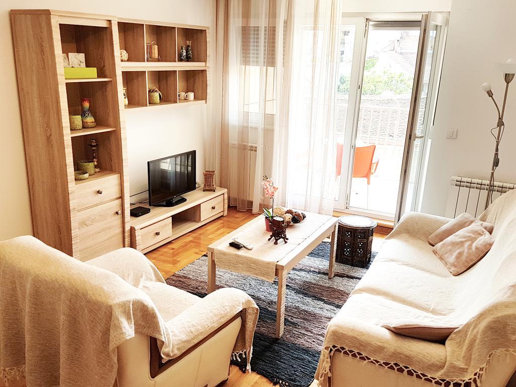 Shining Appartement Belgrado Buitenkant foto
