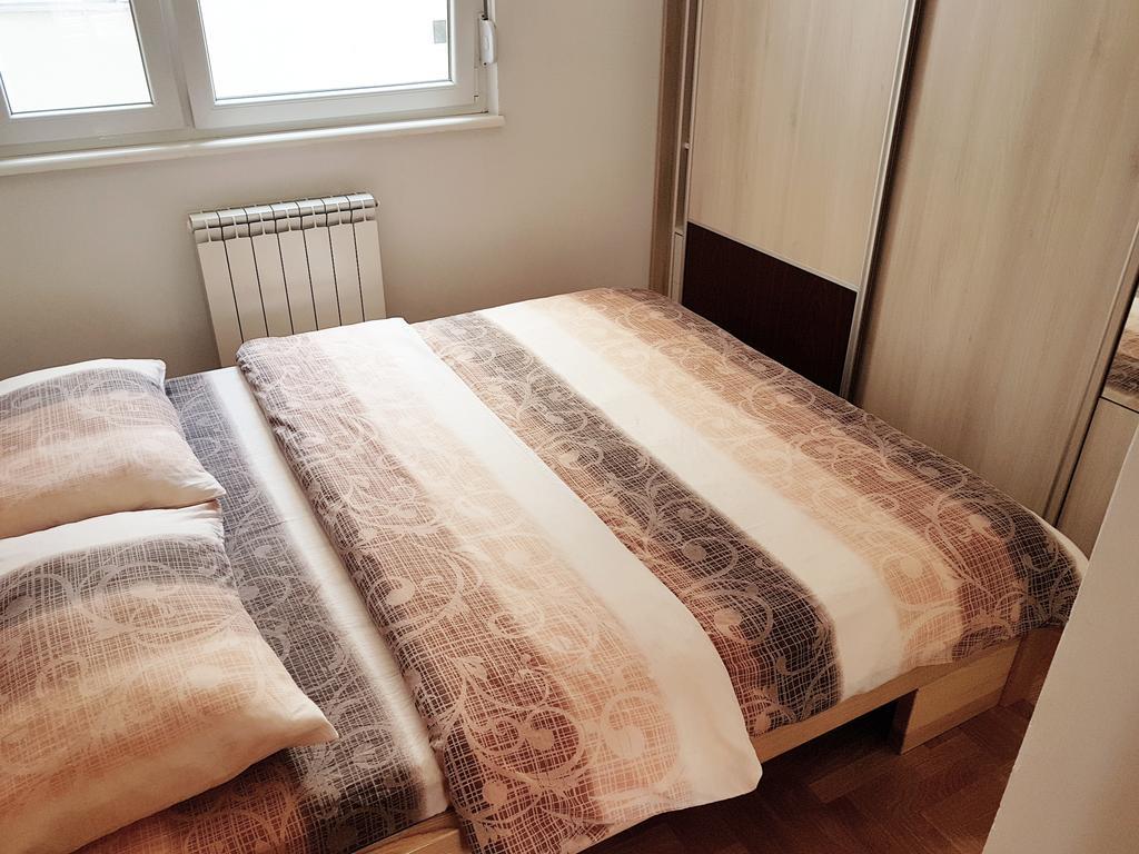 Shining Appartement Belgrado Buitenkant foto