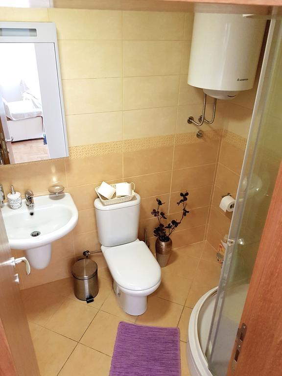 Shining Appartement Belgrado Buitenkant foto