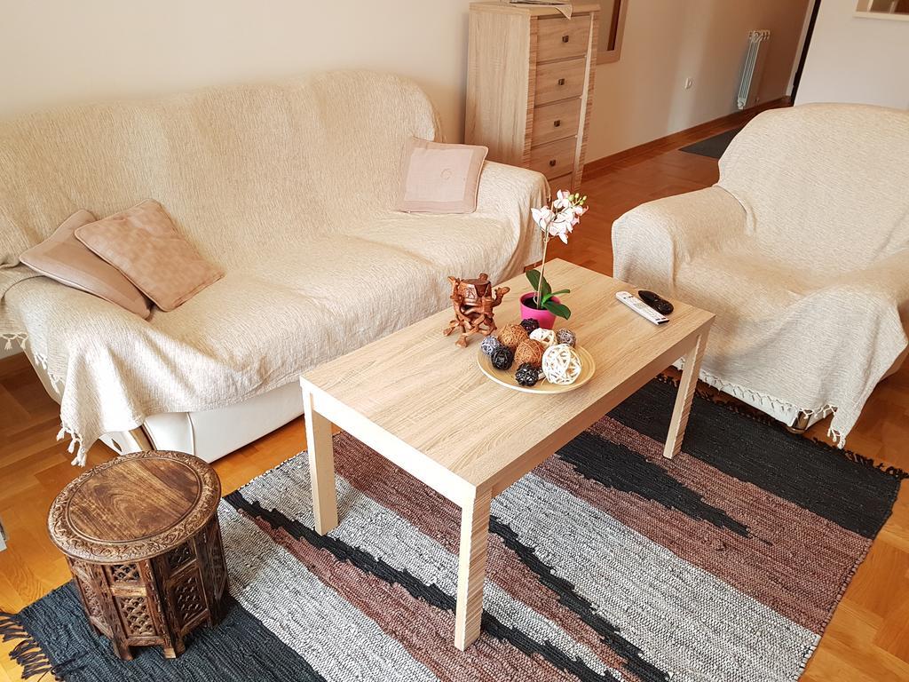 Shining Appartement Belgrado Buitenkant foto