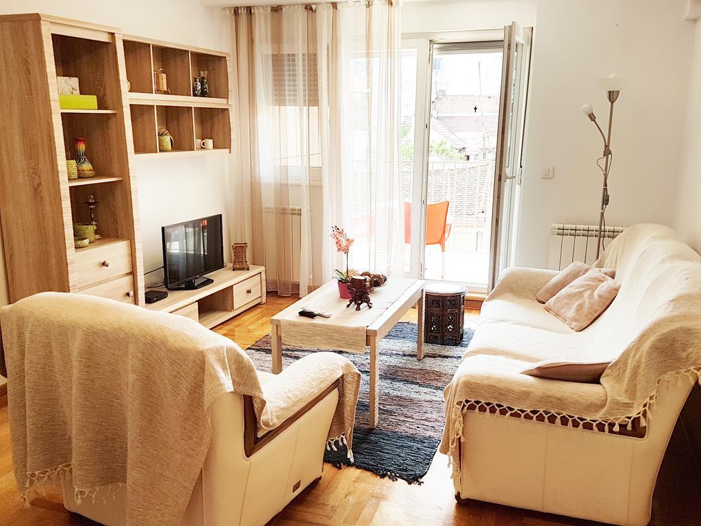 Shining Appartement Belgrado Buitenkant foto